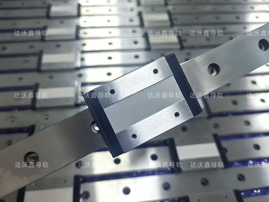 半导体直线导轨.jpg